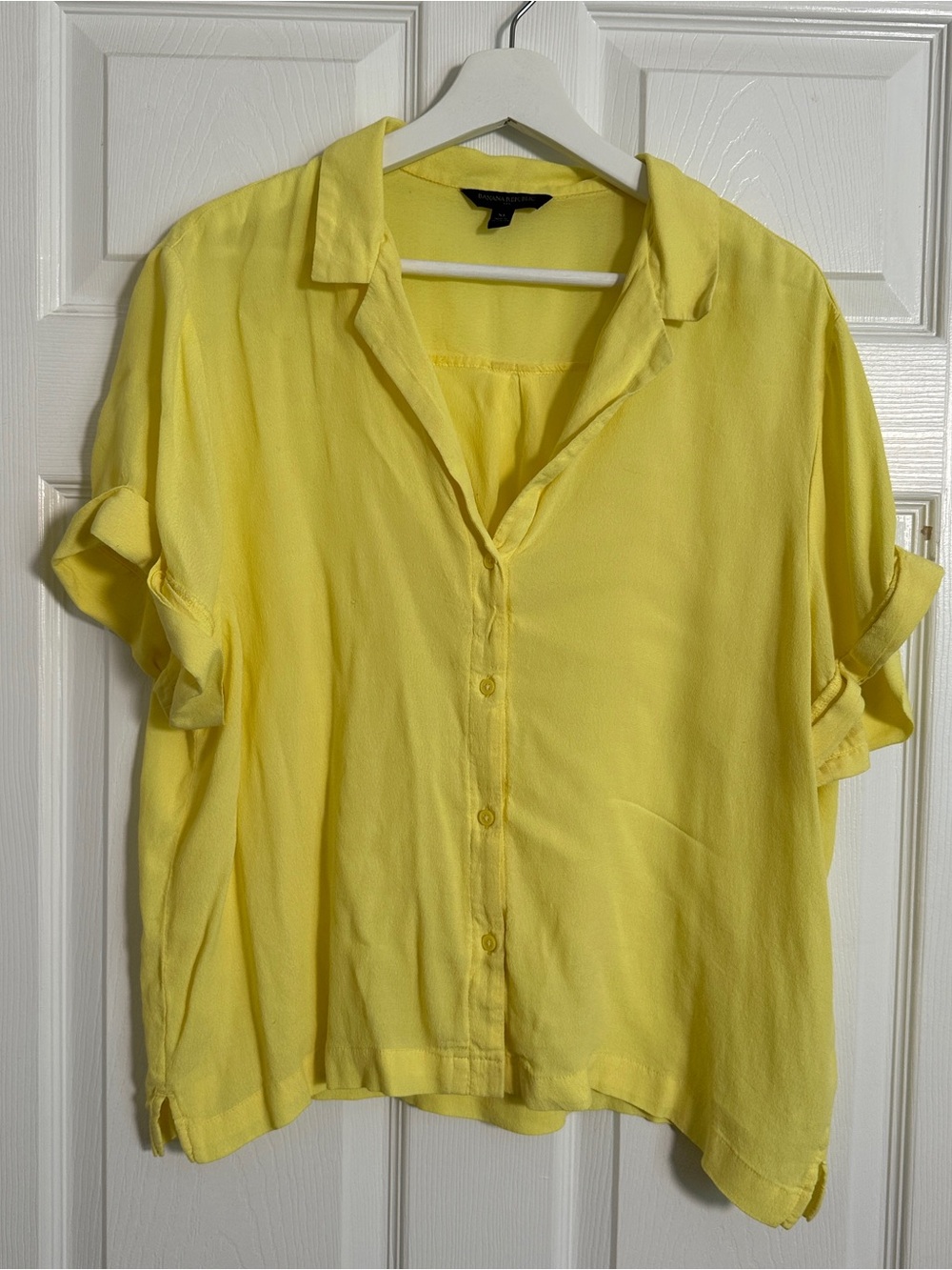 Banana Republic Yellow Short-Sleeve Button-Down Shirt - Picture 2 of 5